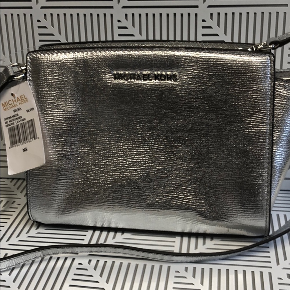 MICHAEL KORS leather silver Selma Messenger NWT